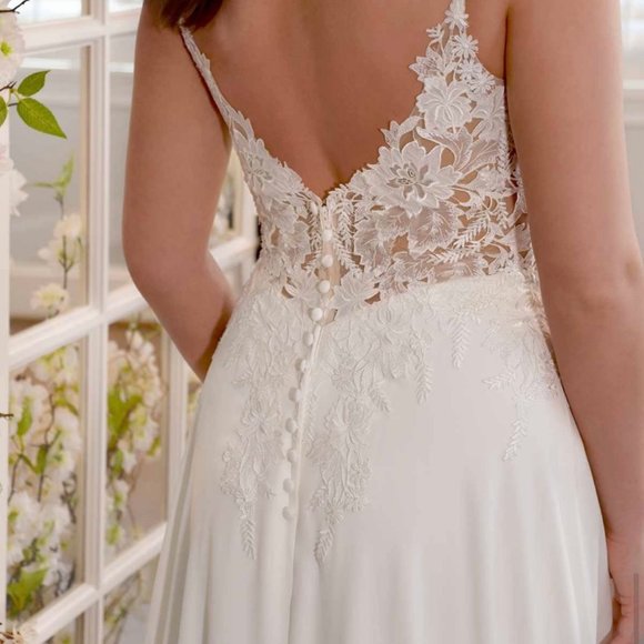 Essense of Australia Wedding Dress - style D3370 - Picture 3 of 8